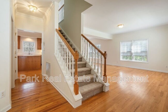 Building Photo - 420 New Parkside Dr