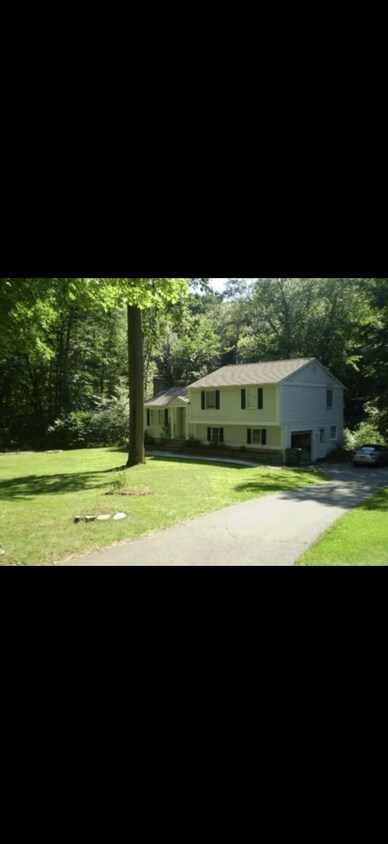 Foto del edificio - 351 Tunxis Ave