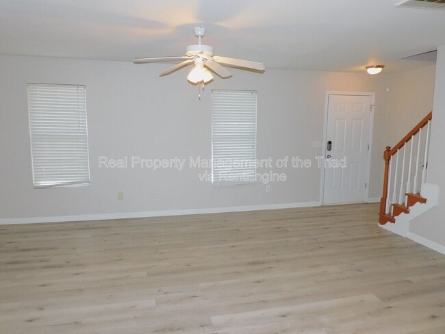 Foto del edificio - 807 Thorncroft Rd