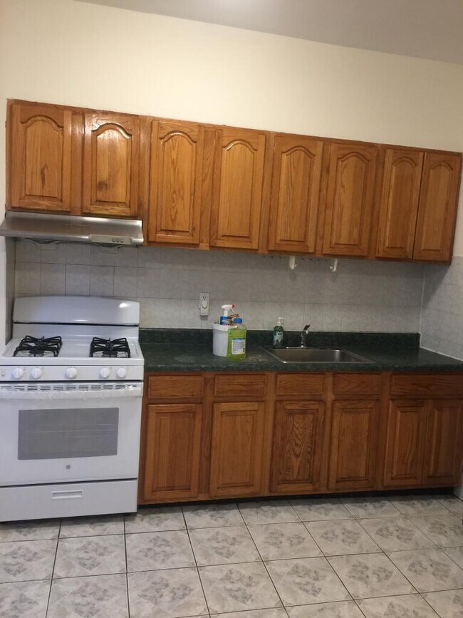 Foto del edificio - 1517 E 15th St