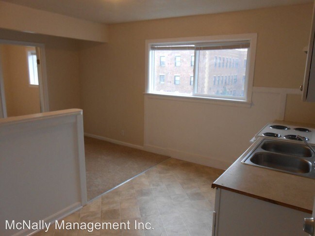 Building Photo - 1 br, 1 bath Apartment - 817 So. 11th ST.