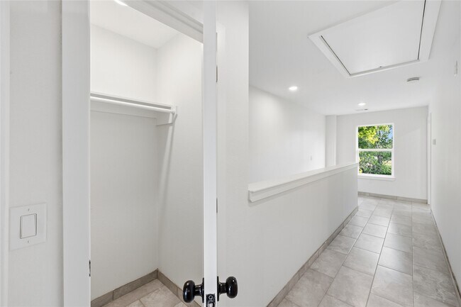 Foto del edificio - 6138 Brookfield Dr