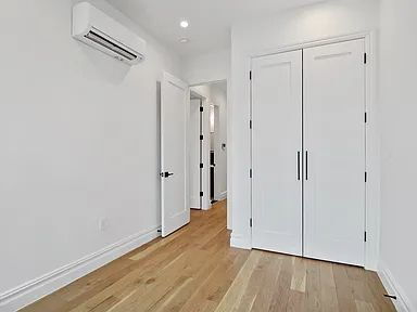 Photo - "Charming 2-Bed Oasis in Brooklyn's Heart – Your Perfect Urban Retreat!" Apartment