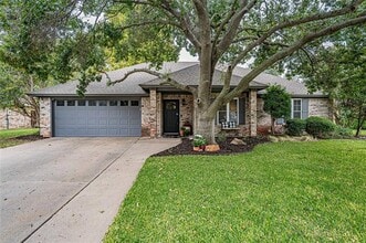 Building Photo - 911 Meadowlark Ln