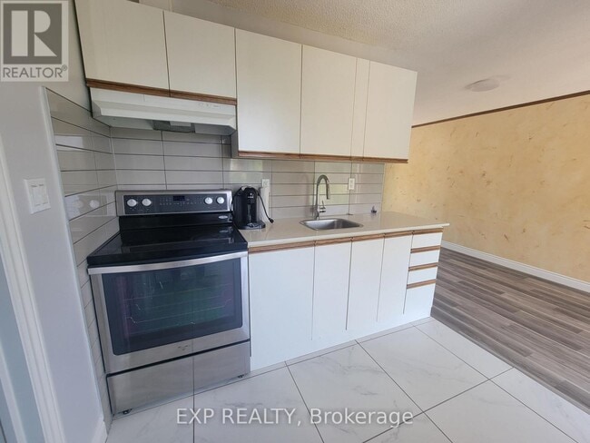 Building Photo - 499 Sherin Dr