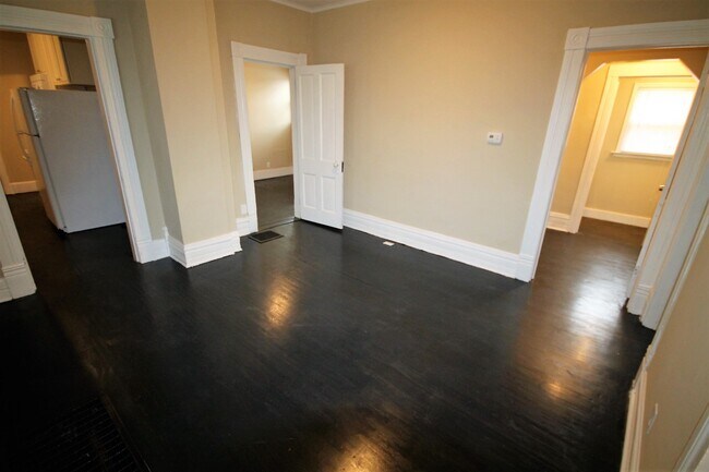 Building Photo - 27 E. Duncan Street