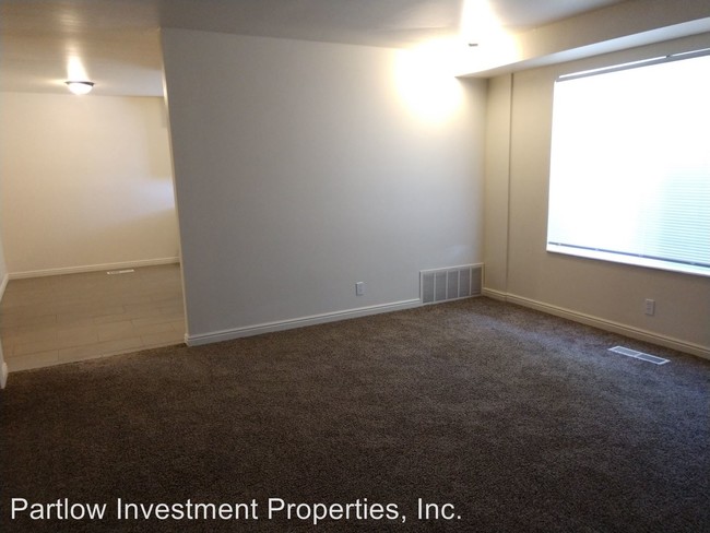 Building Photo - 305 W 1800 S