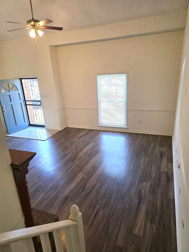 Foto del edificio - 6244 Kirby Downs Dr