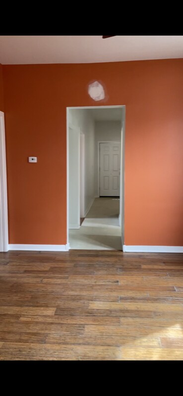 Foto del edificio - 547 N Trumbull Ave