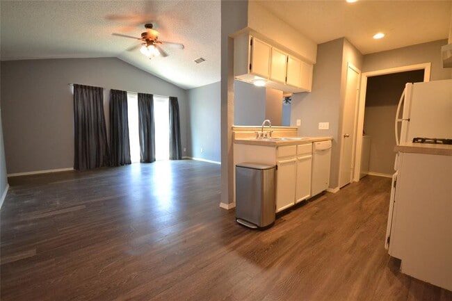 Building Photo - 16114 Windermere Dr