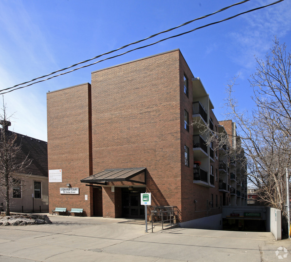 Building Photo - Leonardo Court Apartments