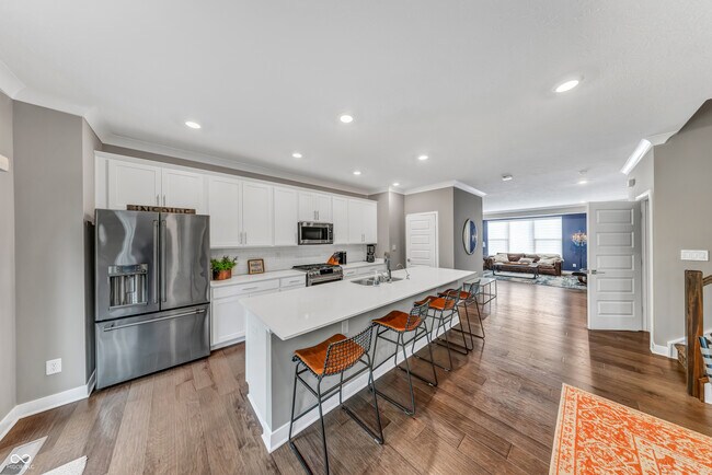 Foto del edificio - 8244 Bostic Dr