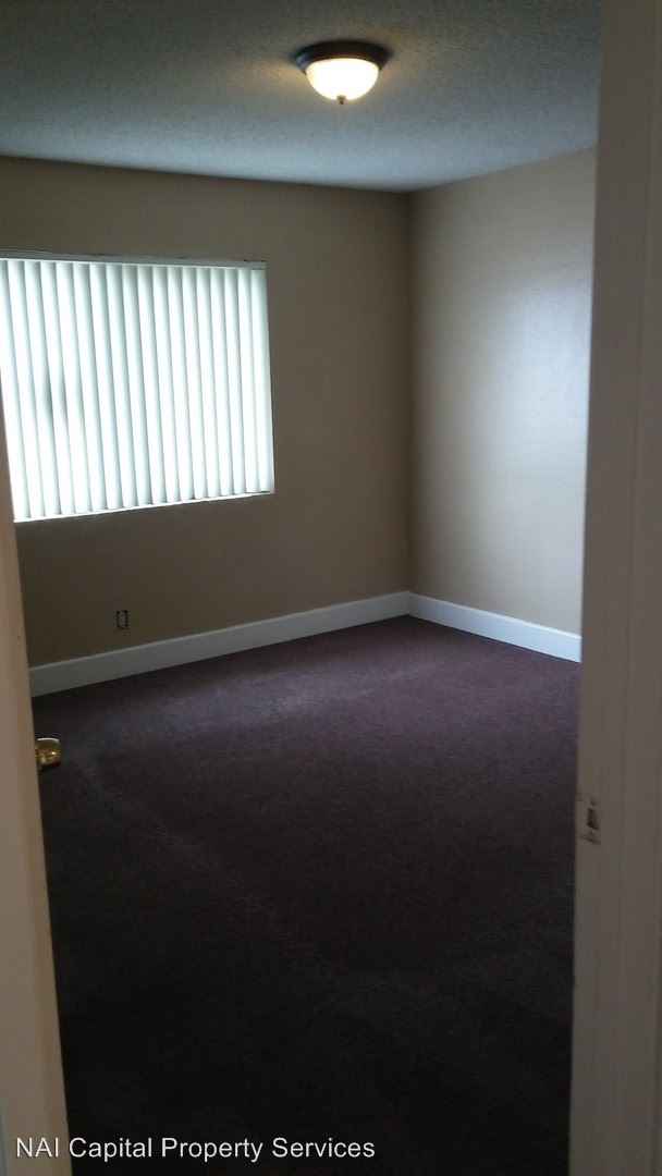 Foto del edificio - 11798 White Ave