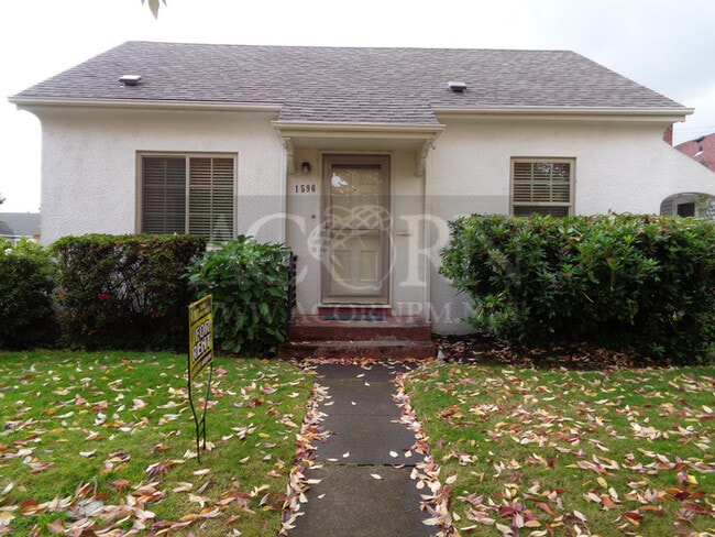 Building Photo - Downtown Charmer! Spacious 1BD/1BA Unit w/...