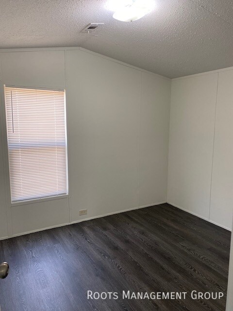 Building Photo - Home Available to Lease - Apply Today!