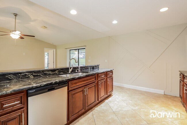 Building Photo - 9656 Horizon Dr