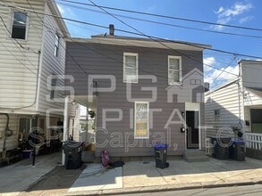 Building Photo - 334 S 3rd St