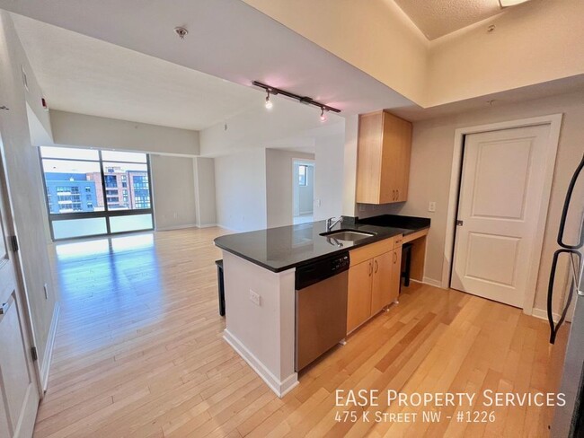 Building Photo - 475 K St NW