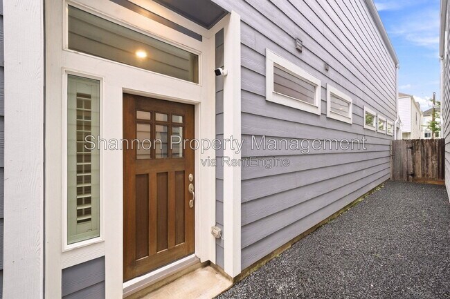 Building Photo - 4208 Koehler St