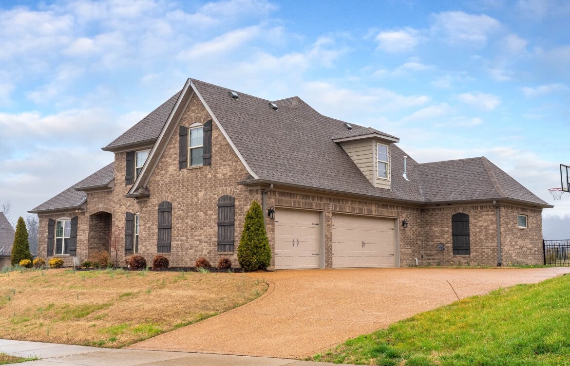 Primary Photo - 204 Ettington Dr