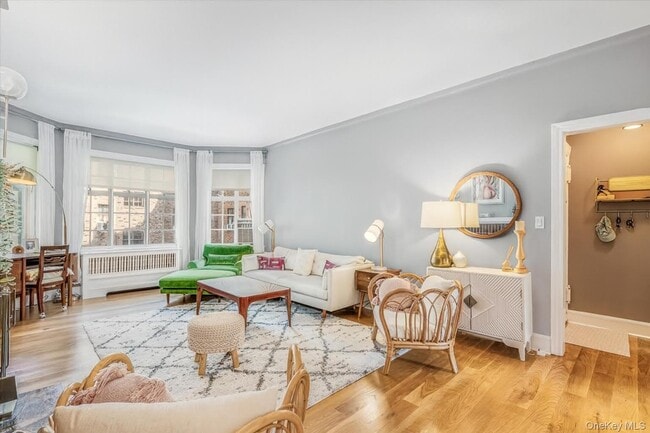 Building Photo - 38-30 Douglaston Pkwy