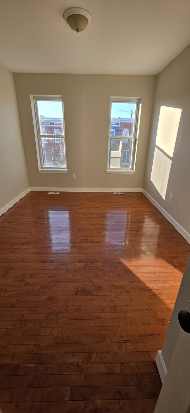 Building Photo - 437 N Montford Ave