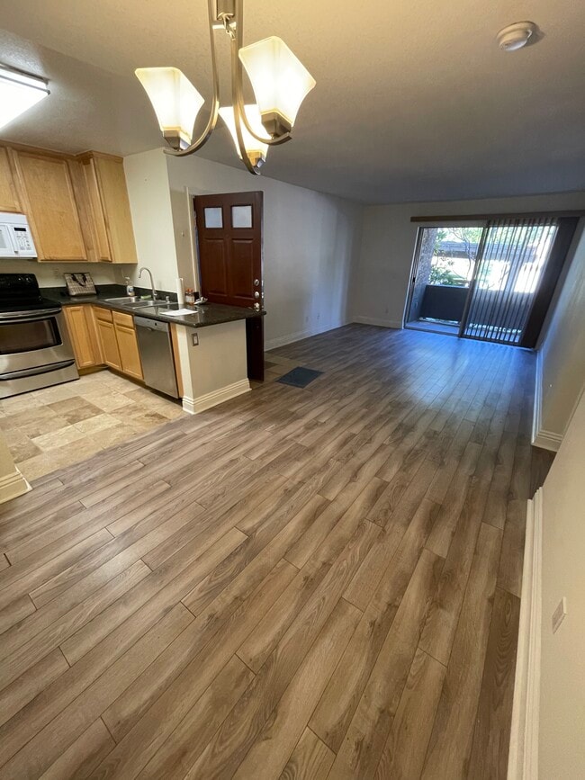 Building Photo - 2525 San Gabriel Way