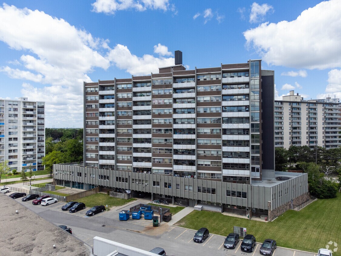 Bathville Towers Apartments 6000 Bathurst St Toronto, ON