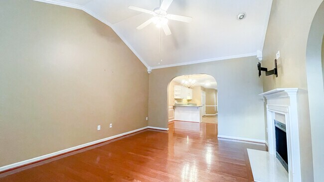 Living Room - 140 Hayesbury Ct
