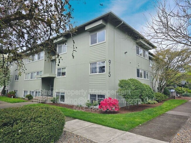 Building Photo - 915 SW Adams Ave