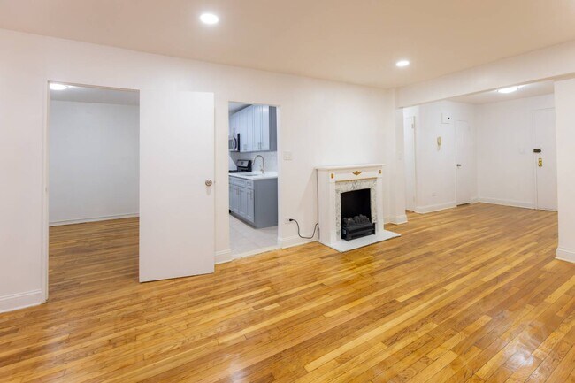 Foto del edificio - 131-11 Kew Gardens Rd