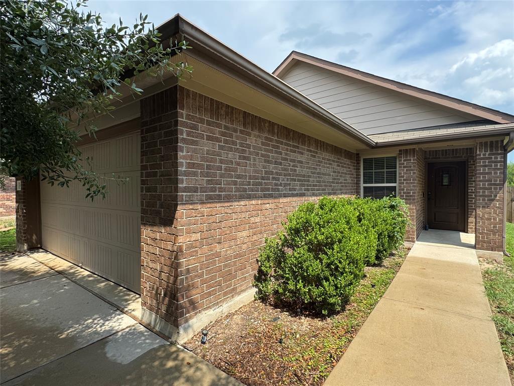 Foto principal - 6809 Crestone Rd