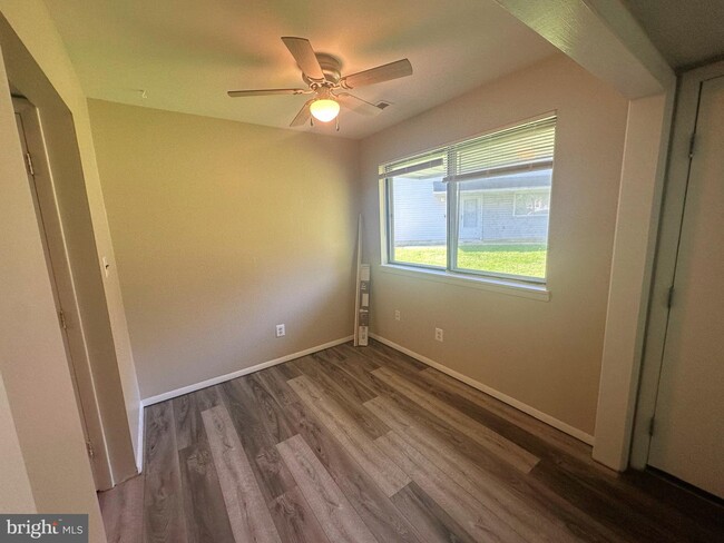 Foto del edificio - 1707 Fountain Rock Way