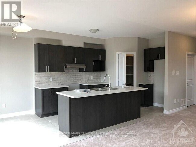 Building Photo - 219 Bandelier Way