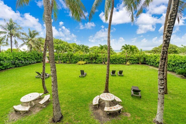 Foto del edificio - 9195 Collins Ave