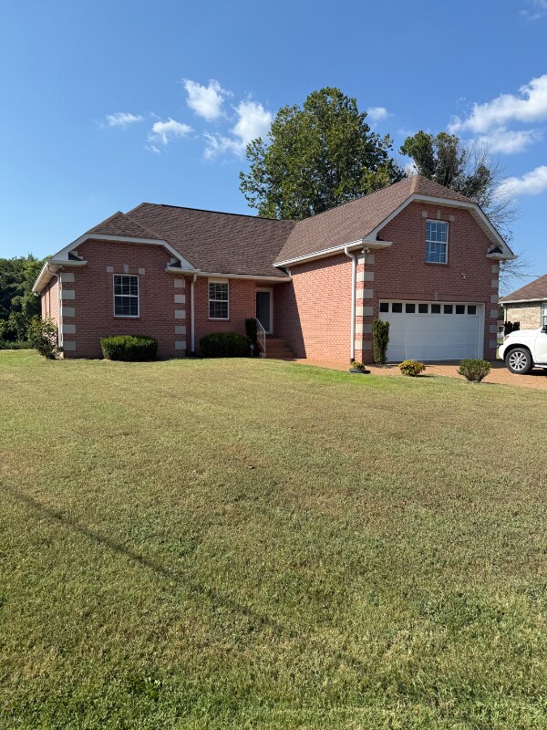 Foto del edificio - 205 Queens Ln Ct