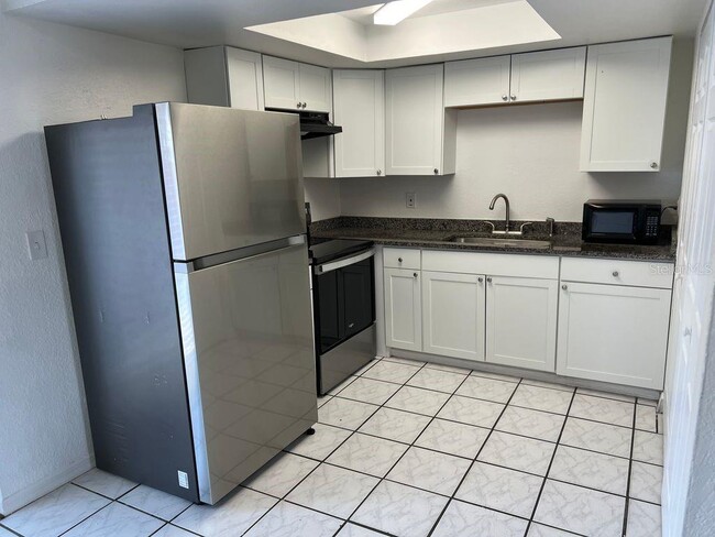 Building Photo - 2773 Cypress Dr