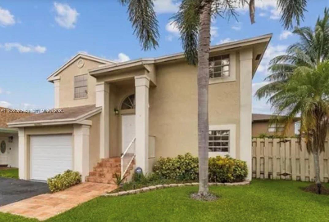 Foto principal - 3700 NW 107th Terrace