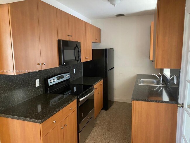 Foto del edificio - 1498 NE 178th St