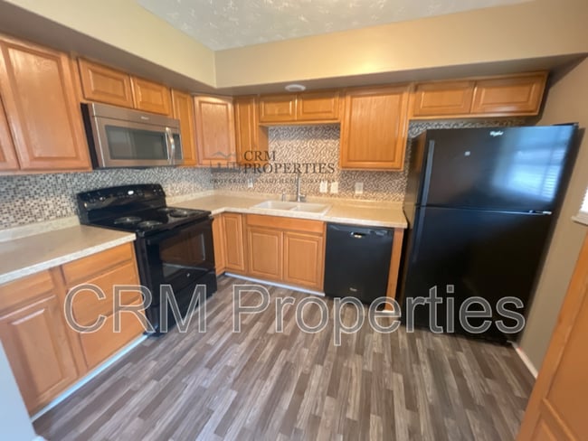 Building Photo - 2301 Tam O Shanter Rd