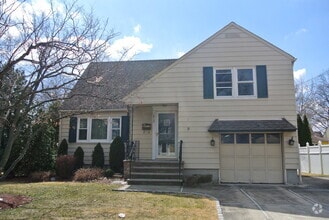 Building Photo - 2710 Academy Rd