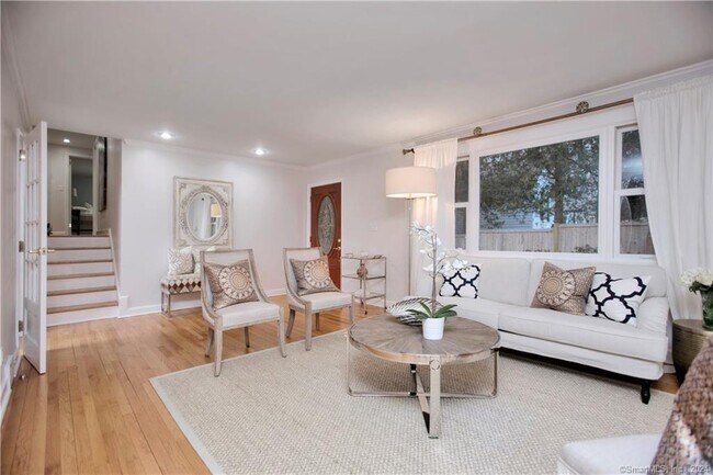 Foto del edificio - 8 Lone Pine Ln