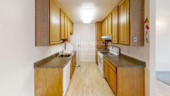 Building Photo - 1475 Marchbanks Dr