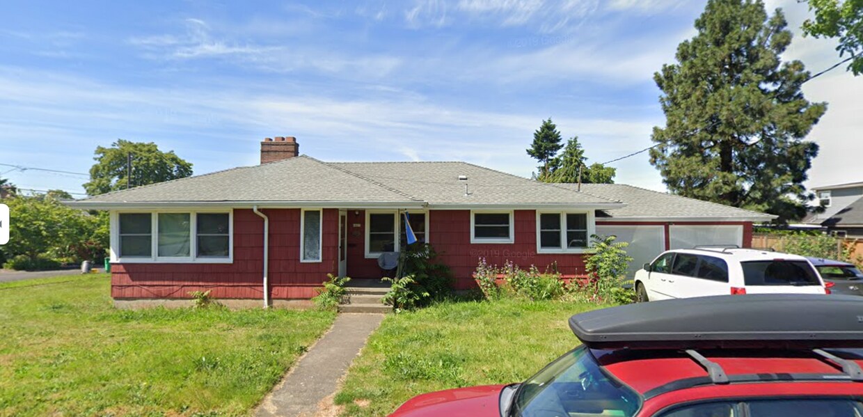 Building Photo - 6405 Northeast Skidmore Street