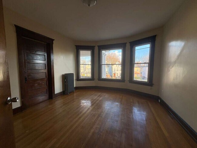 Building Photo - 346 Norton St