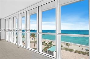 Building Photo - 16485 Collins Ave