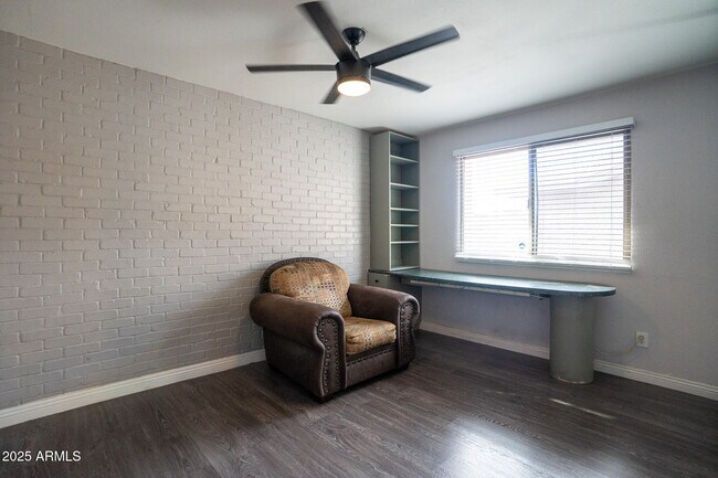 Foto del edificio - 3844 W Lupine Ave