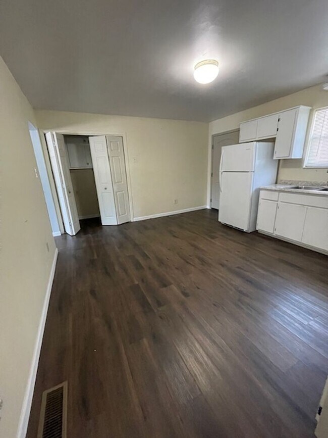 Foto del edificio - Alcoa City services and schools 2 bedroom ...
