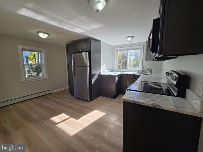 Foto del edificio - 286 N Oak Ave