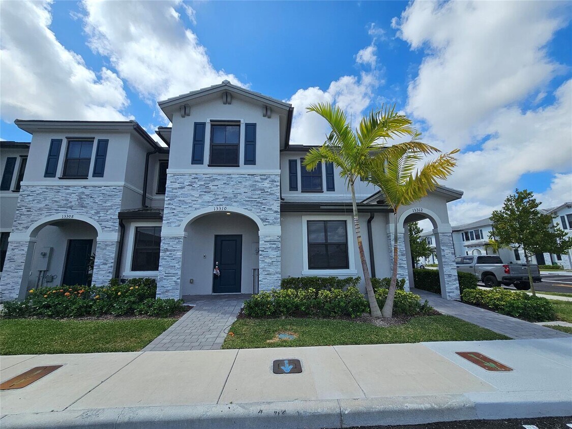 13310 SW 286th St, Homestead, FL 33033 Townhome Rentals in Homestead